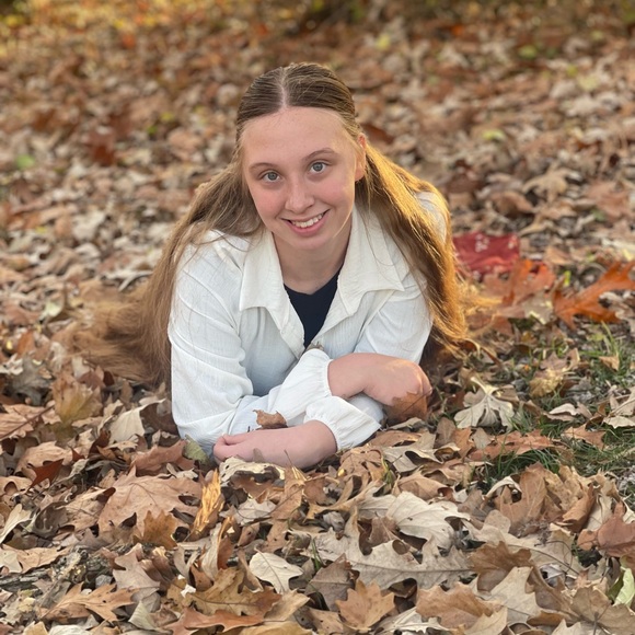 Meet your Posher, Tiffany - Picture 1 of 10